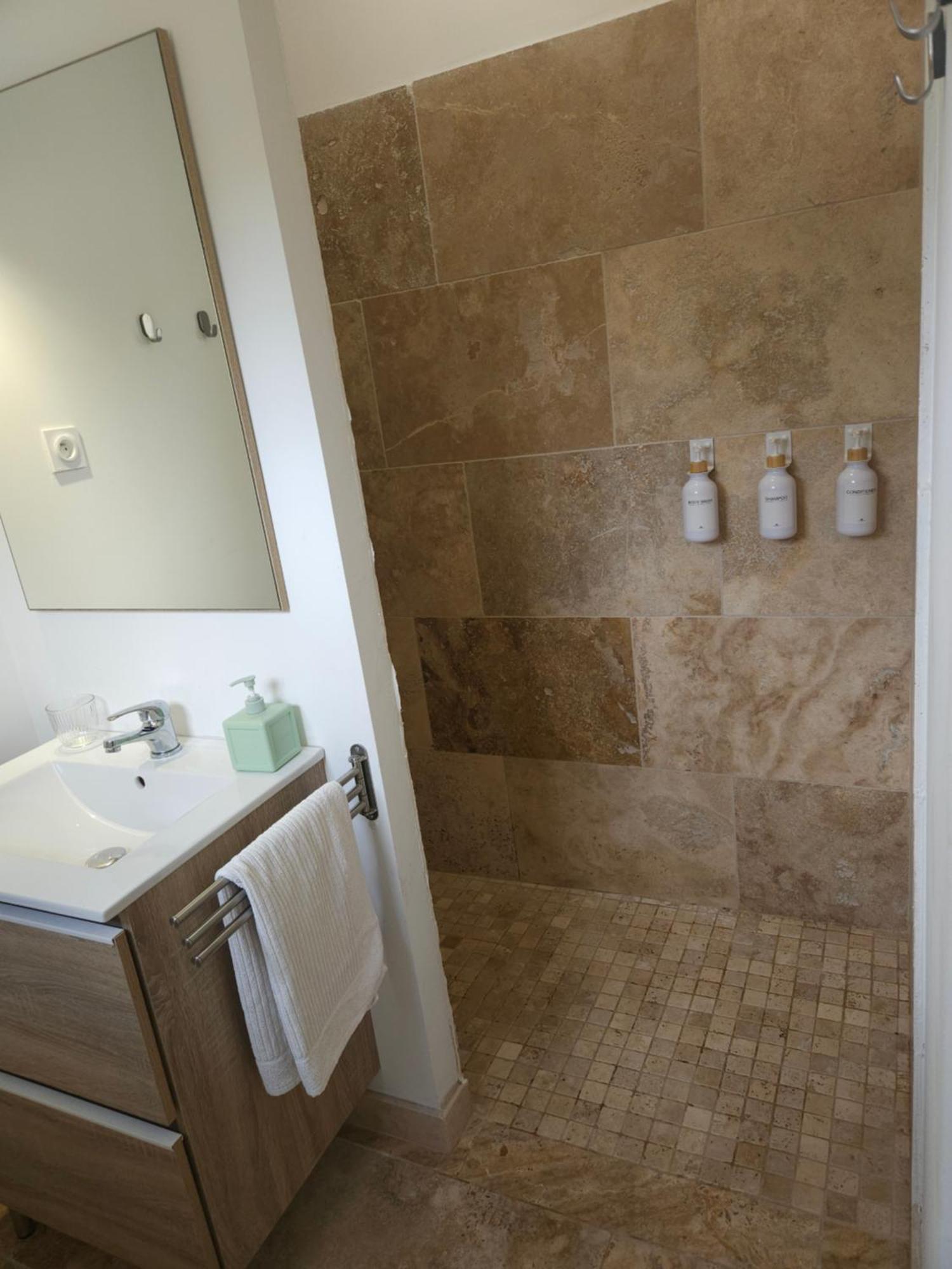 Havre De Paix Climatise Vers Gordes - Spa & Nature Beaumettes 外观 照片